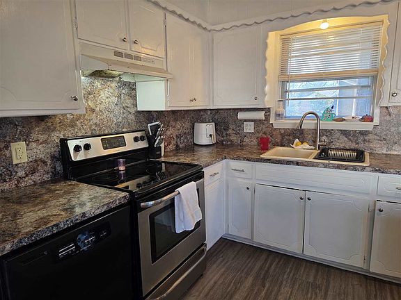 4th image of 1019 SE 40th St