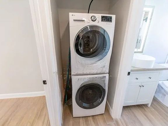 4th image of 351 E Thomas Rd Unit D404