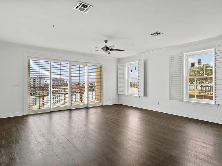 724 Harbor Blvd #202 — Photo 17