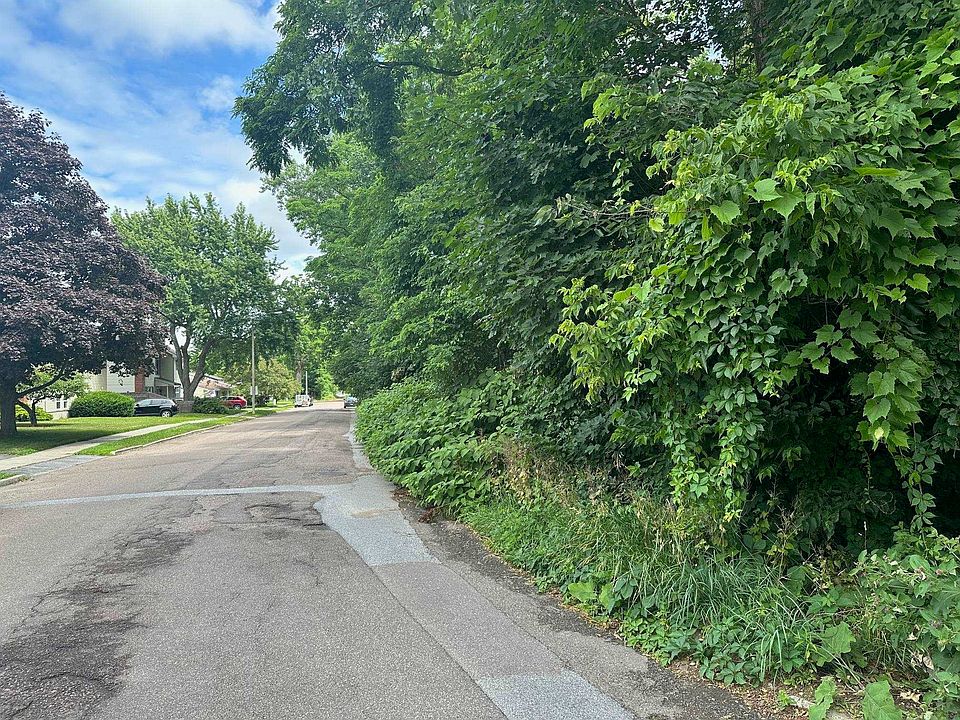 2nd image of 451 Ethan Allen Parkway