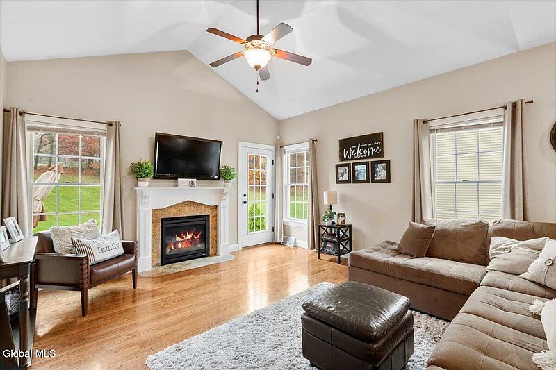 5th image of 57 Averill Avenue