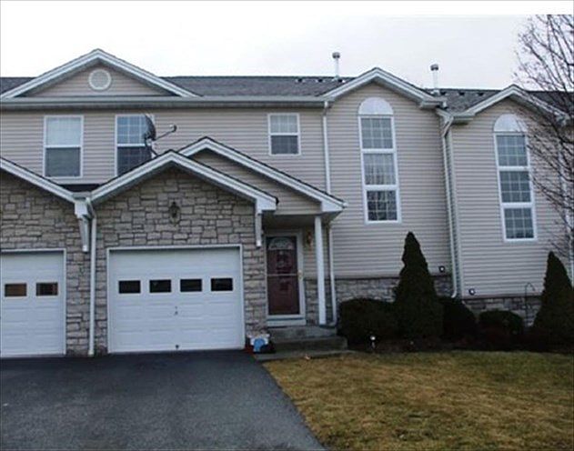 1st image of 6 Crestmont Ct