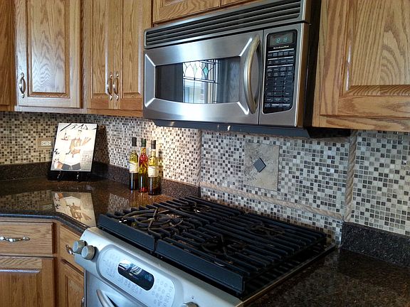 Glass/Ceramic Backsplash 