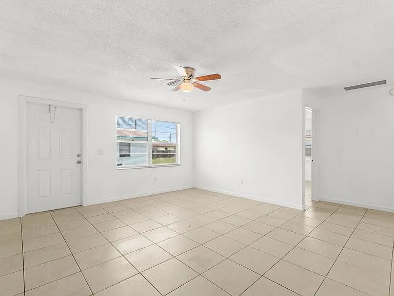 4790 Gulfstream Rd — Photo 7
