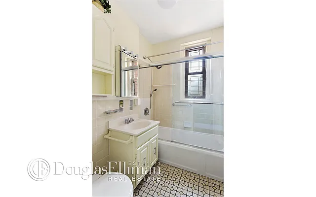 Sold by Douglas Elliman | media 26