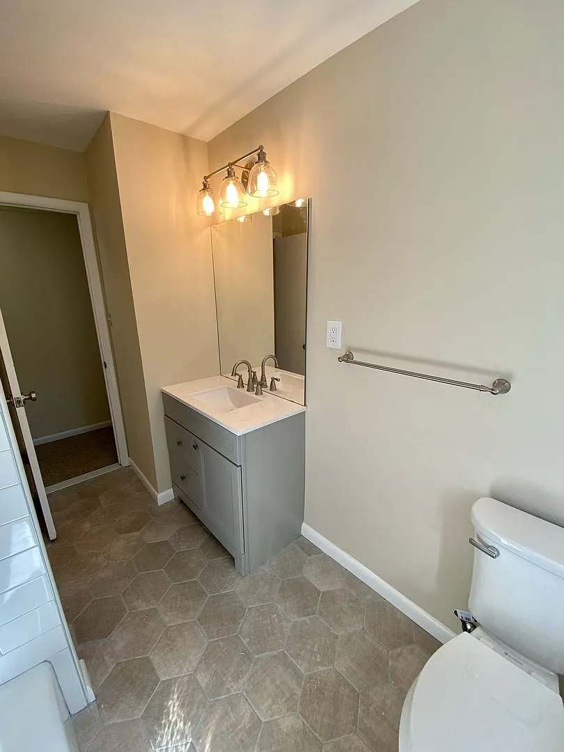 Coming Soon! Udpated 3 Bed 2 Bath Home In Severna Park — Photo 3