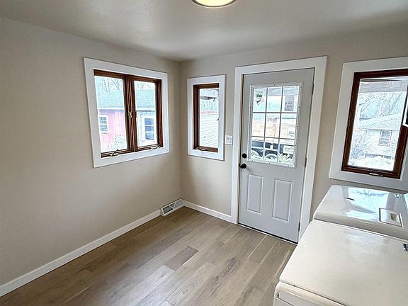 5th image of 229 West Mill Street