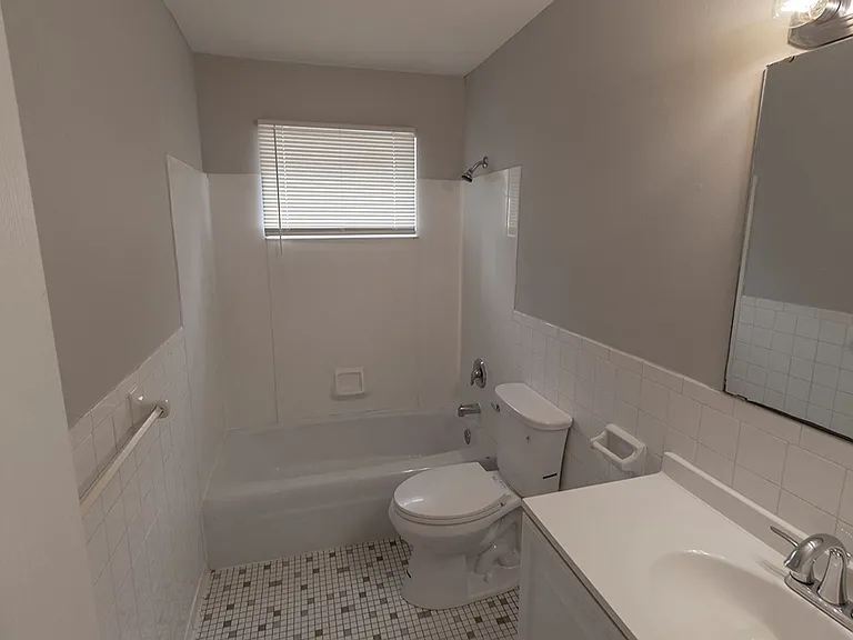 2916 Leeway Dr #C — Photo 11