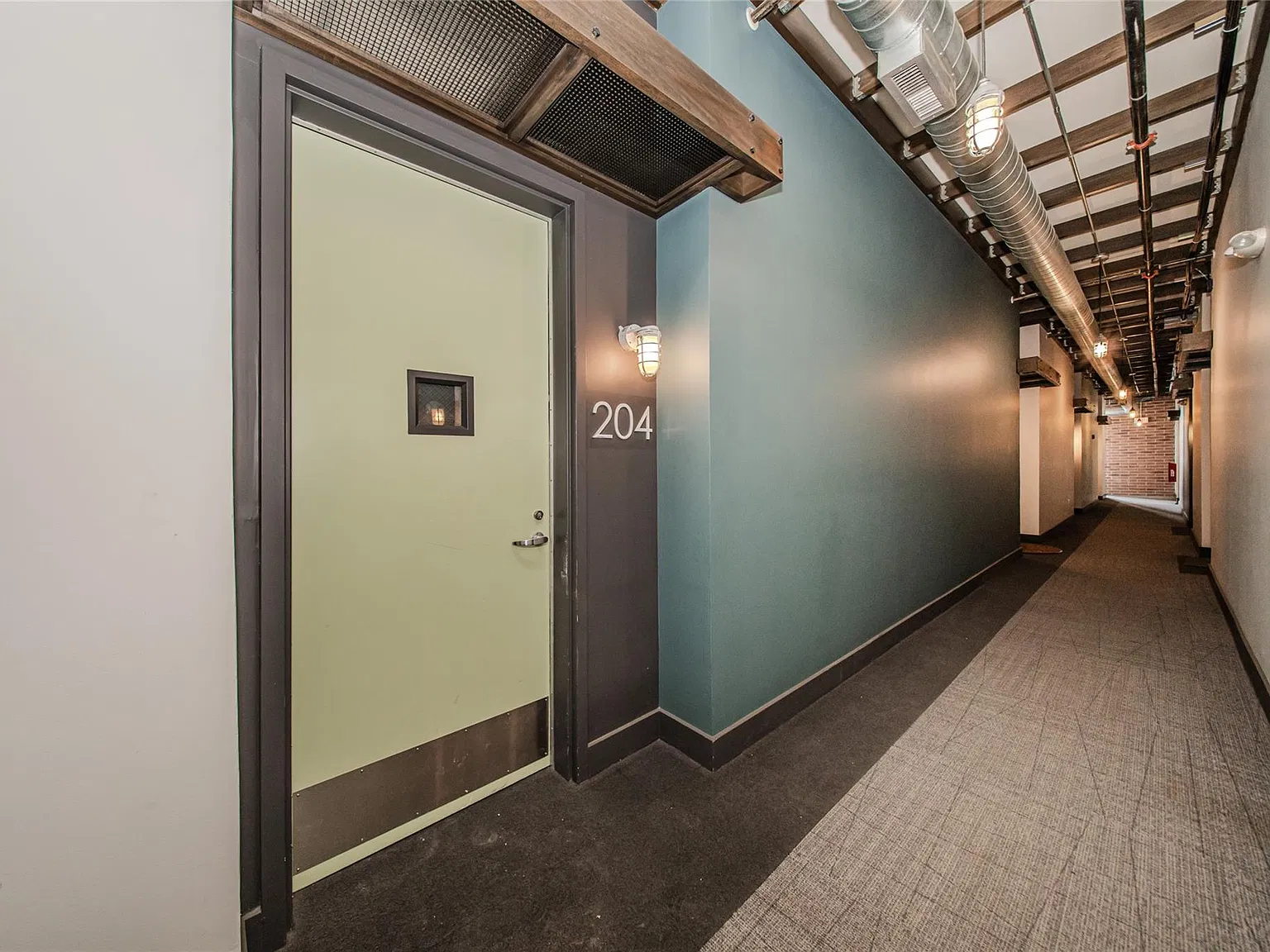 1 bed, 1.0 bath, 809 sqft, $2,200 — Photo 2