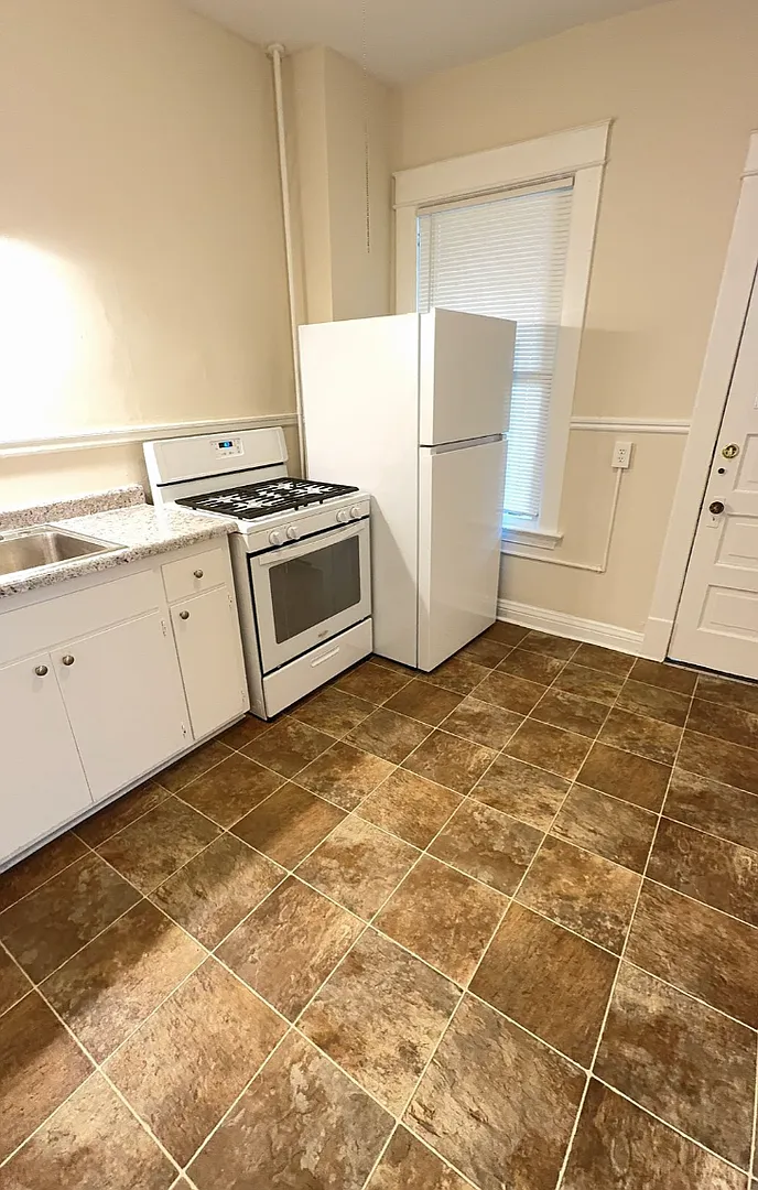 1408 West 28th Street — Photo 4