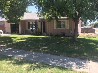 927 Amelia Ave, Hanford, CA 93230