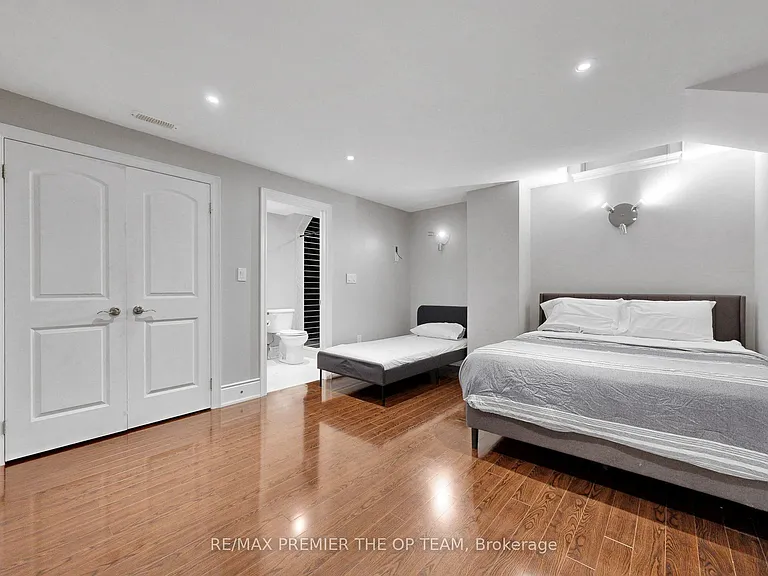 60 Chesney Cres — Photo 35