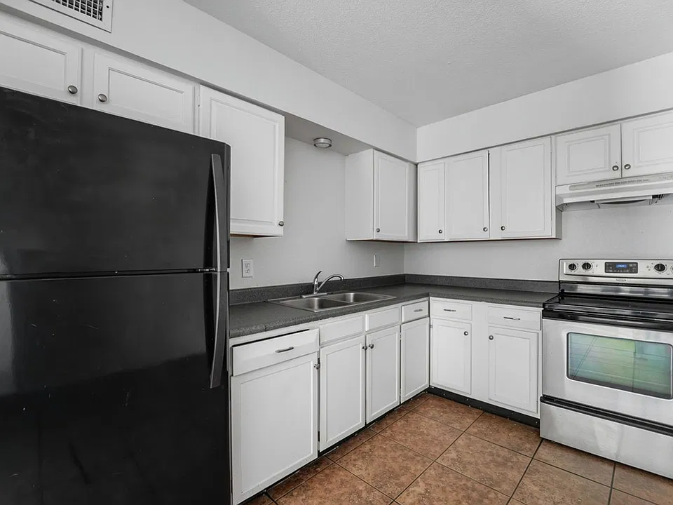 536 N Hall #C