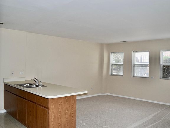 4th image of 2322 W Flournoy St #G