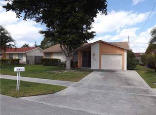 3265 SW 2nd St, Deerfield Beach, FL 33442