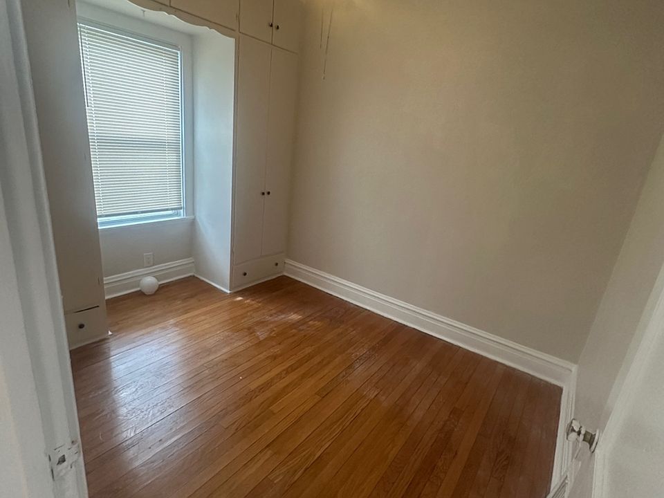 1st image of 2104 S 4th Ave #A