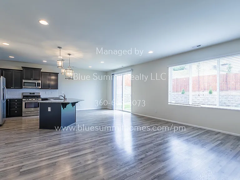 6615 Svea Ct NE — Photo 4