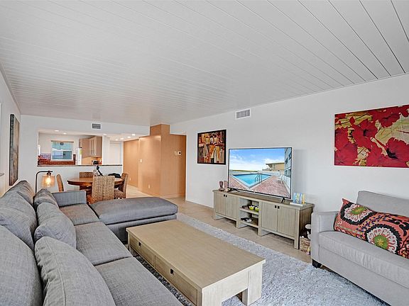 5th image of 4636 El Mar Drive #601