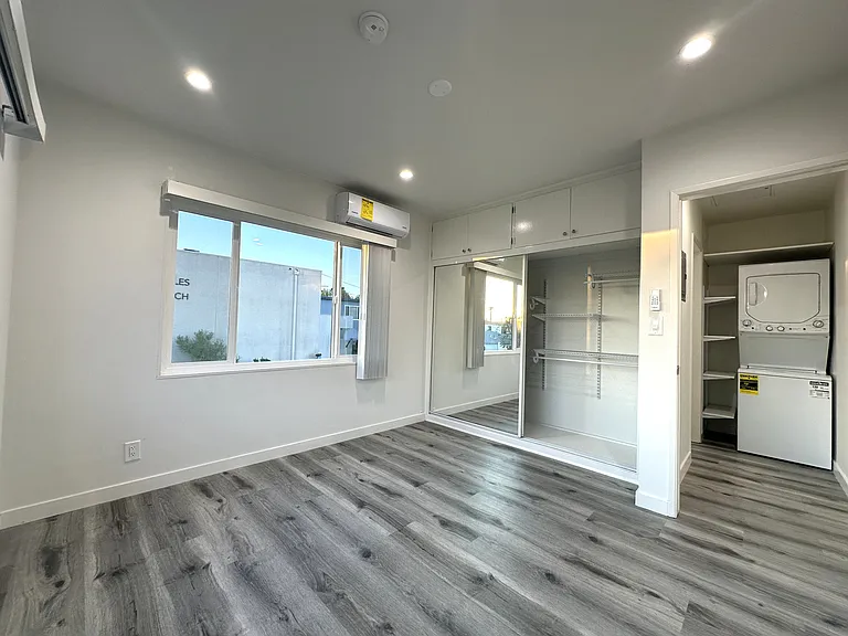 1720 Butler Ave #5A — Photo 9