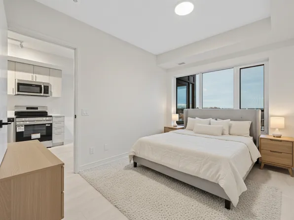 2534 Noble Rd, Cleveland, OH 44121