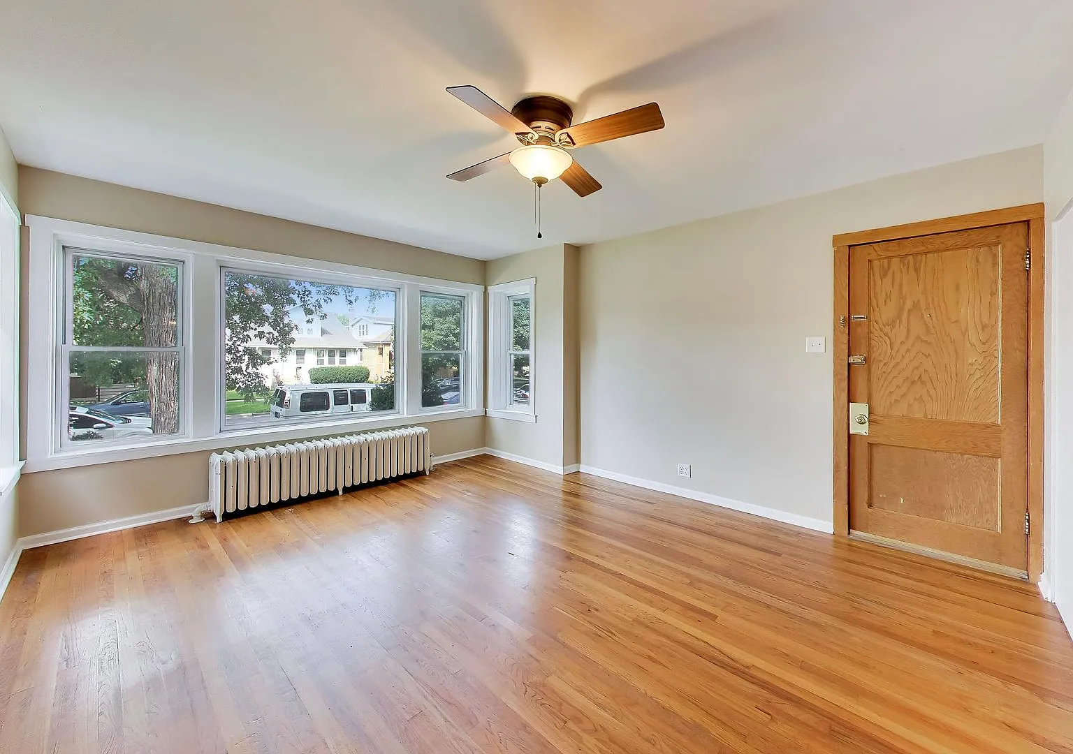 6545 N Natoma Ave — Photo 3