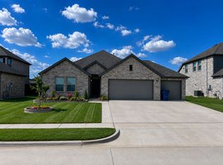 1137 Chandler Dr, Crowley, TX 76036