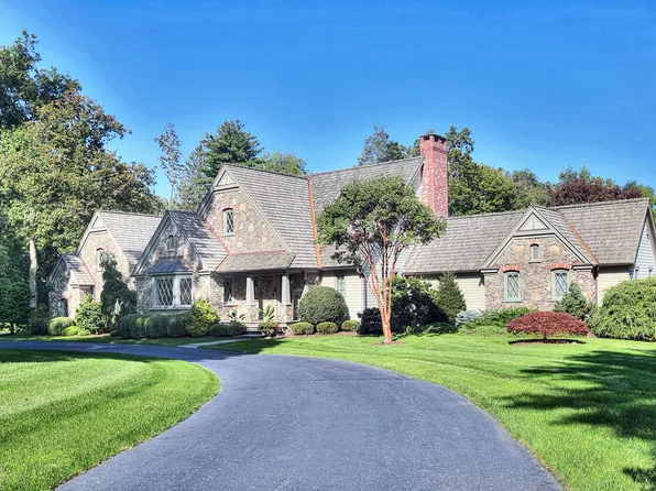 200 Mine Hill Road, Fairfield, CT 06824