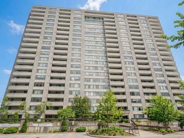 2625 Regina St #1209, Ottawa, ON K2B 5W8