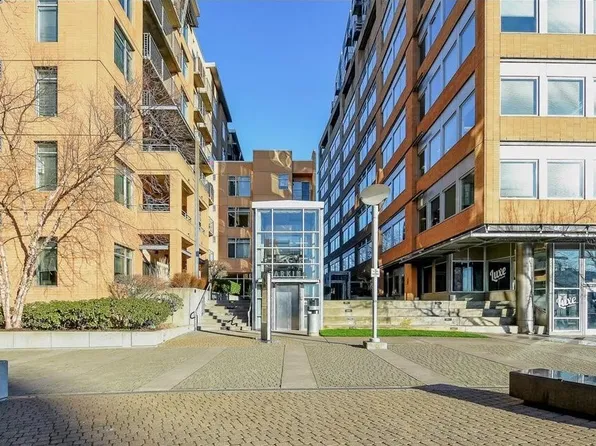 701 Columbia St APT 313, Vancouver, WA 98660