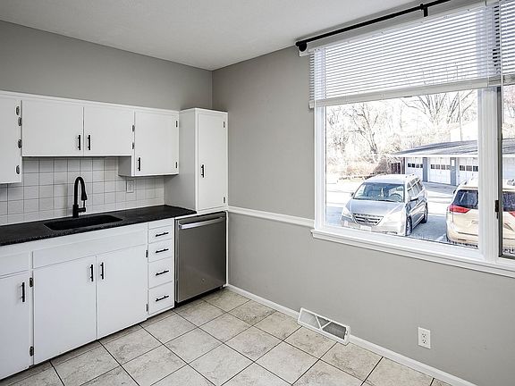 3rd image of 4813 S 131st St APT 24