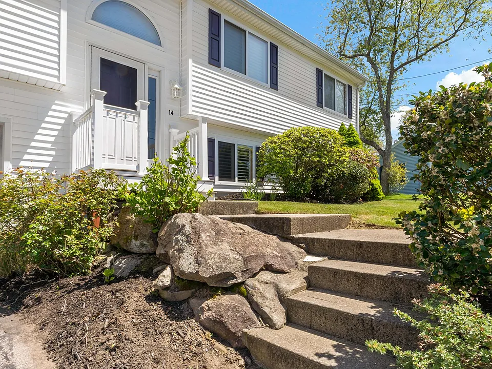 14 Lakeview Dr