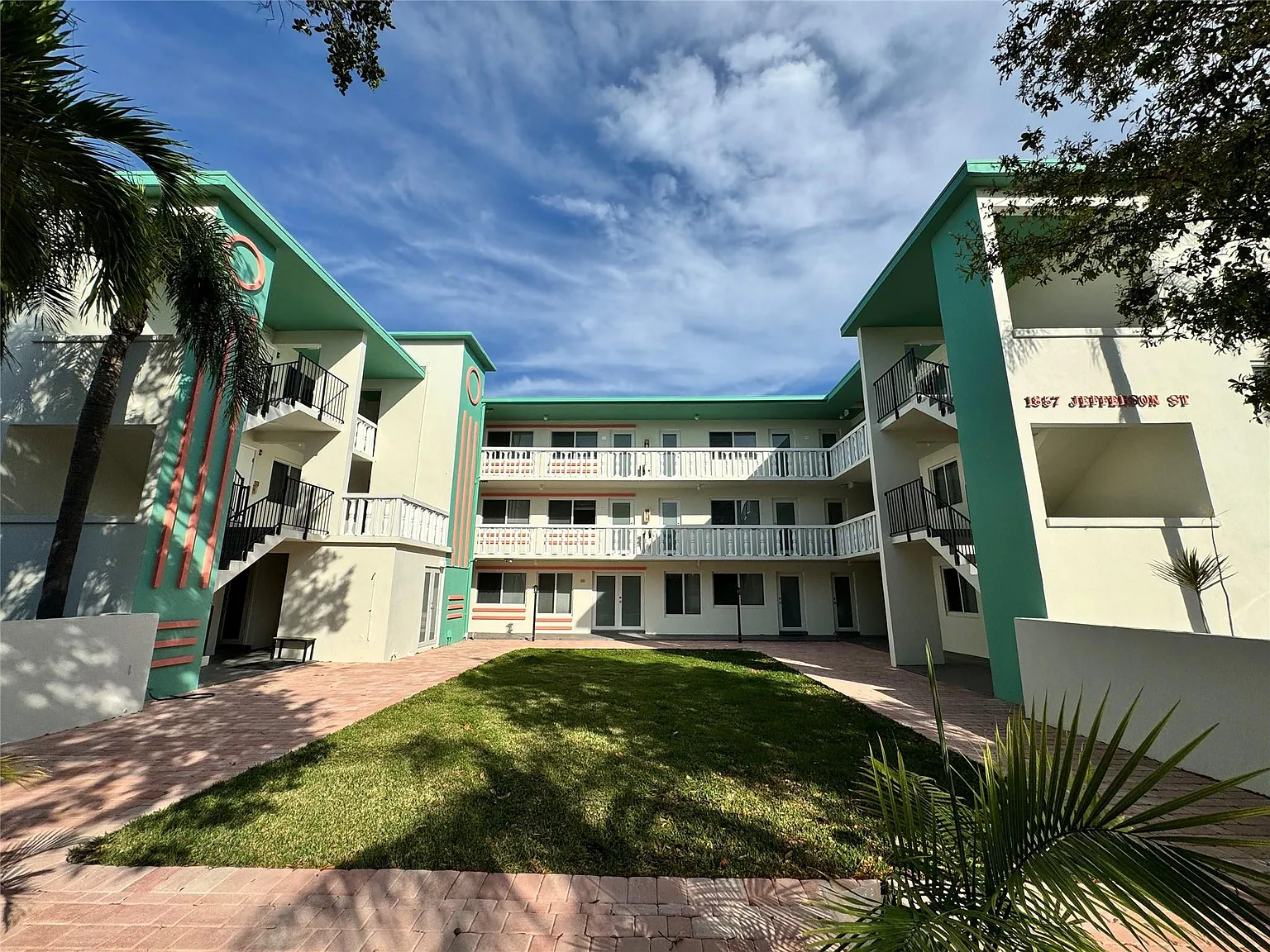 1 bed, 1.0 bath, 660 sqft, $1,750 — Photo 3