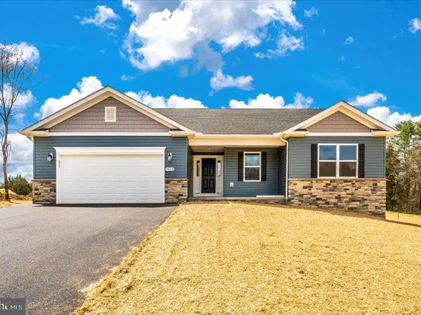 8675 Regal Dr, Mercersburg, PA 17236