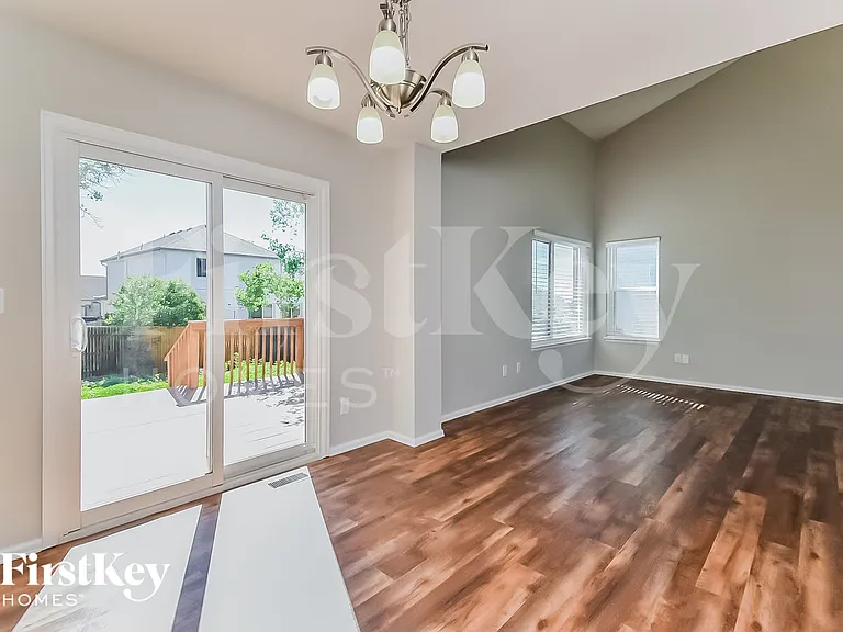 4663 Bittercreek Dr — Photo 5