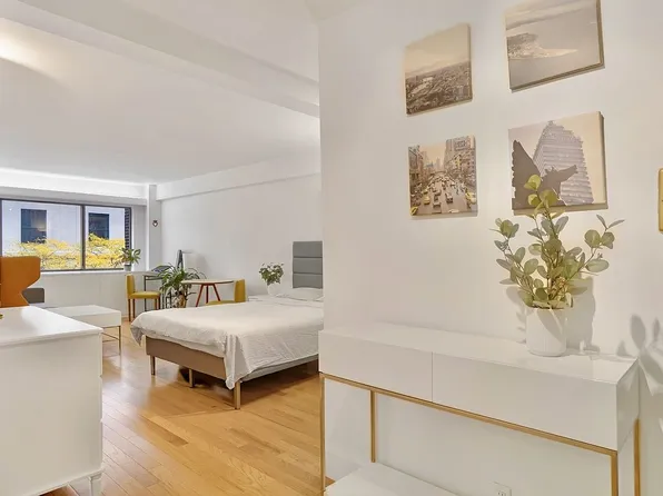 310 W 56th St APT 4G, New York, NY 10019