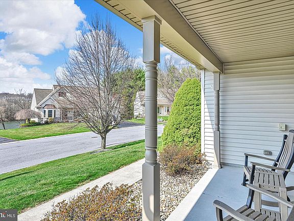 3rd image of 858 Water Edge Ct