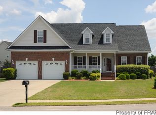 811 Running Horse Ln, Hope Mills, NC 28348
