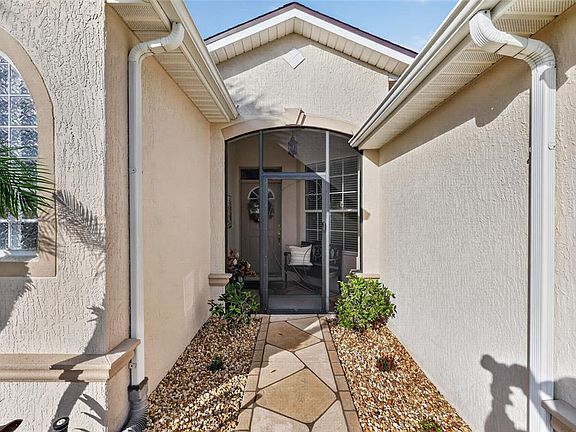 5th image of 1092 SW 159th St