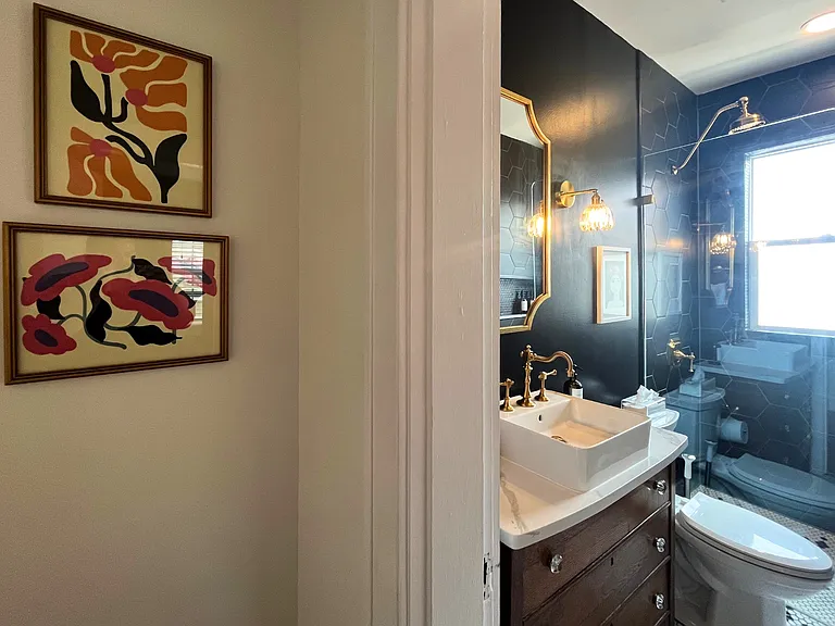 2124 Herrick Ave — Photo 34