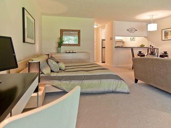 2nd image of 707 Fathom Dr APT 101