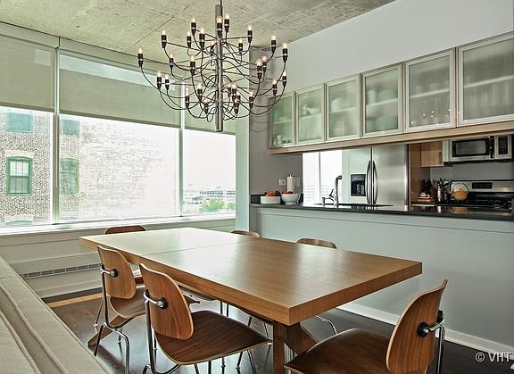 5th image of 611 S Wells St #807