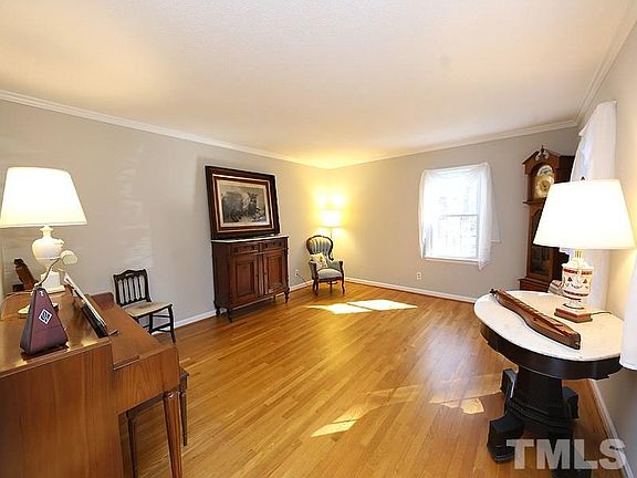 2nd image of 26 Chancery Pl