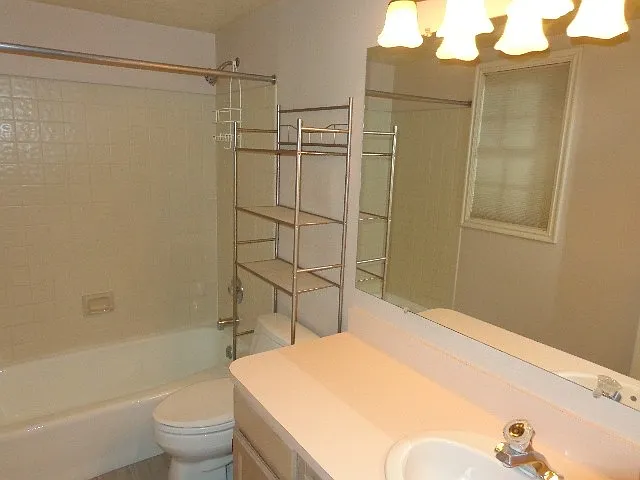 954 Schneitter Cir #H-5 — Photo 22