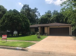 907 Saddle Rock Dr, Houston, TX 77088