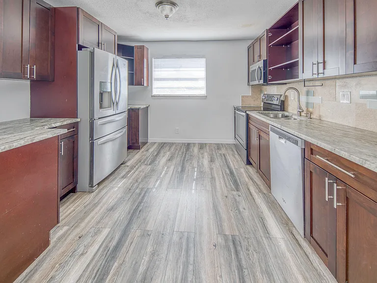 216 Ocean Breeze Lake #UPSTAIRS — Photo 12