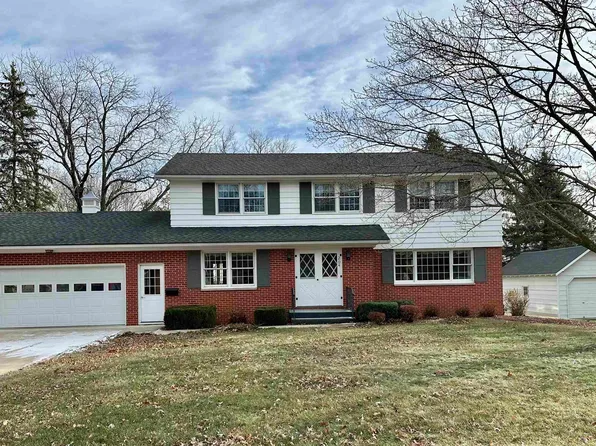 204 N Oak St, Lake Mills, IA 50450