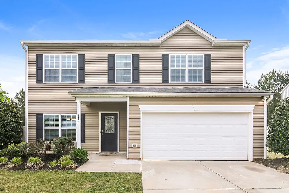 5 bed, 3.5 bath, 2774 sqft, $2,470 — Photo 1