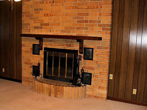 Family Rm w/ Wood Burning FP