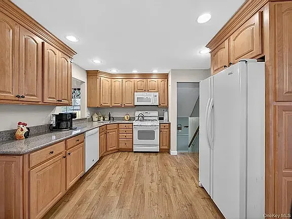 4 bed, $4,200 — Photo 2