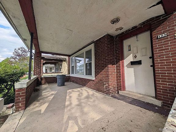 2nd image of 108 Massachusetts St